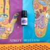 Zestaw AROMA ACUPRES BOARDS — kompozycja z buteleczkami i roślinami (ujęcie 2)