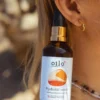 Hydrolat neroli — zbliżenie rośliny / kwiatów