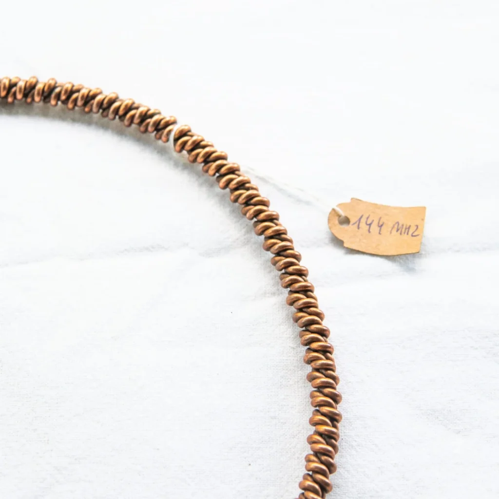 Tensory, ringi i bransoletki miedziane HANDMADE — butelka z przodu, etykieta