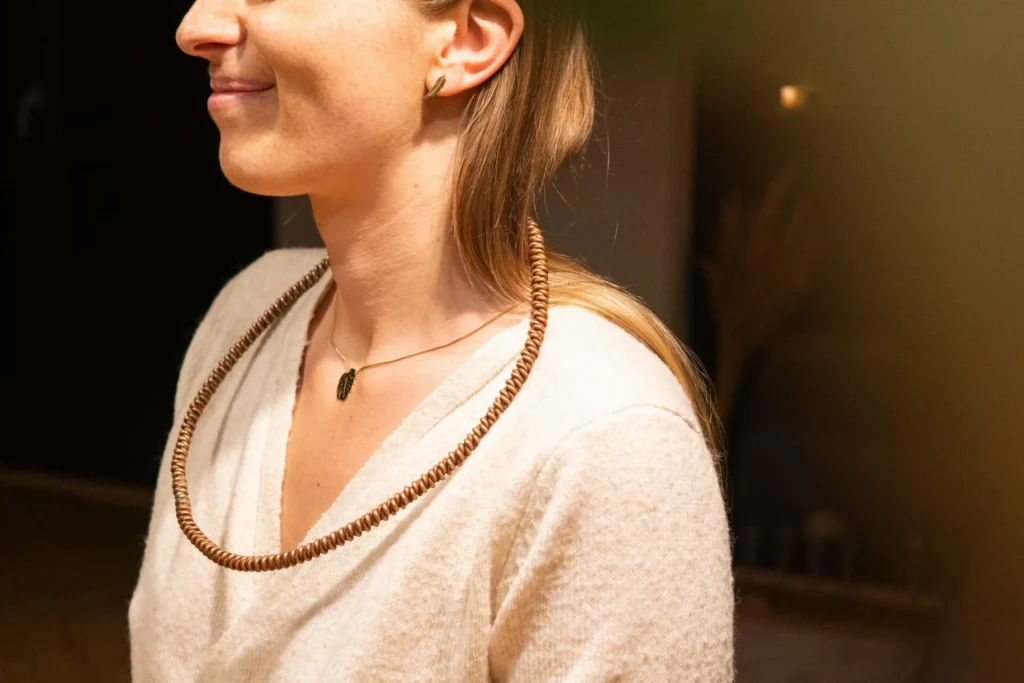 Tensory, ringi i bransoletki miedziane HANDMADE — zbliżenie rośliny / kwiatów