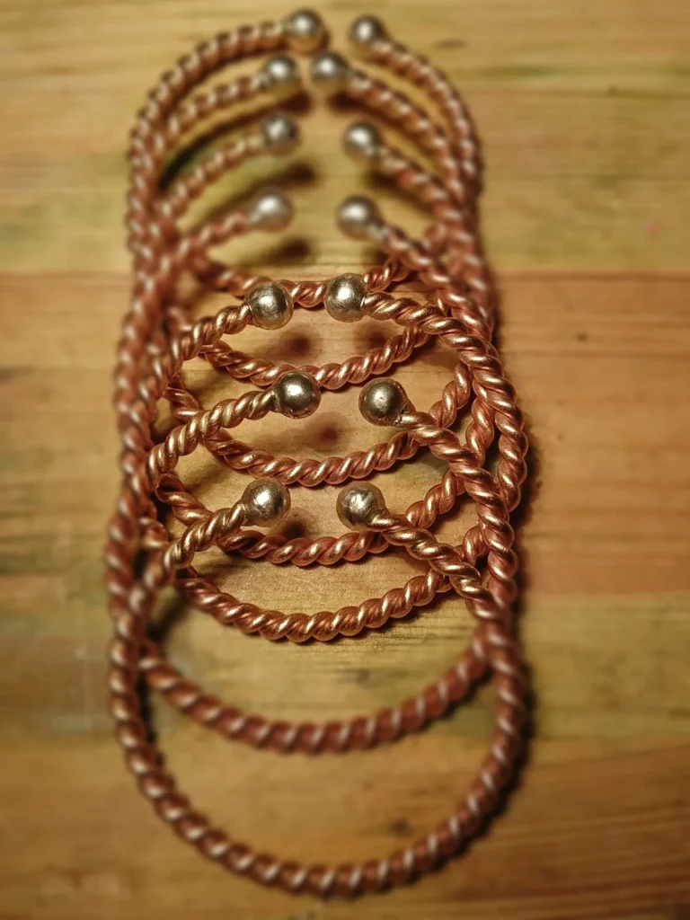 Tensory, ringi i bransoletki miedziane HANDMADE — zbliżenie rośliny / kwiatów